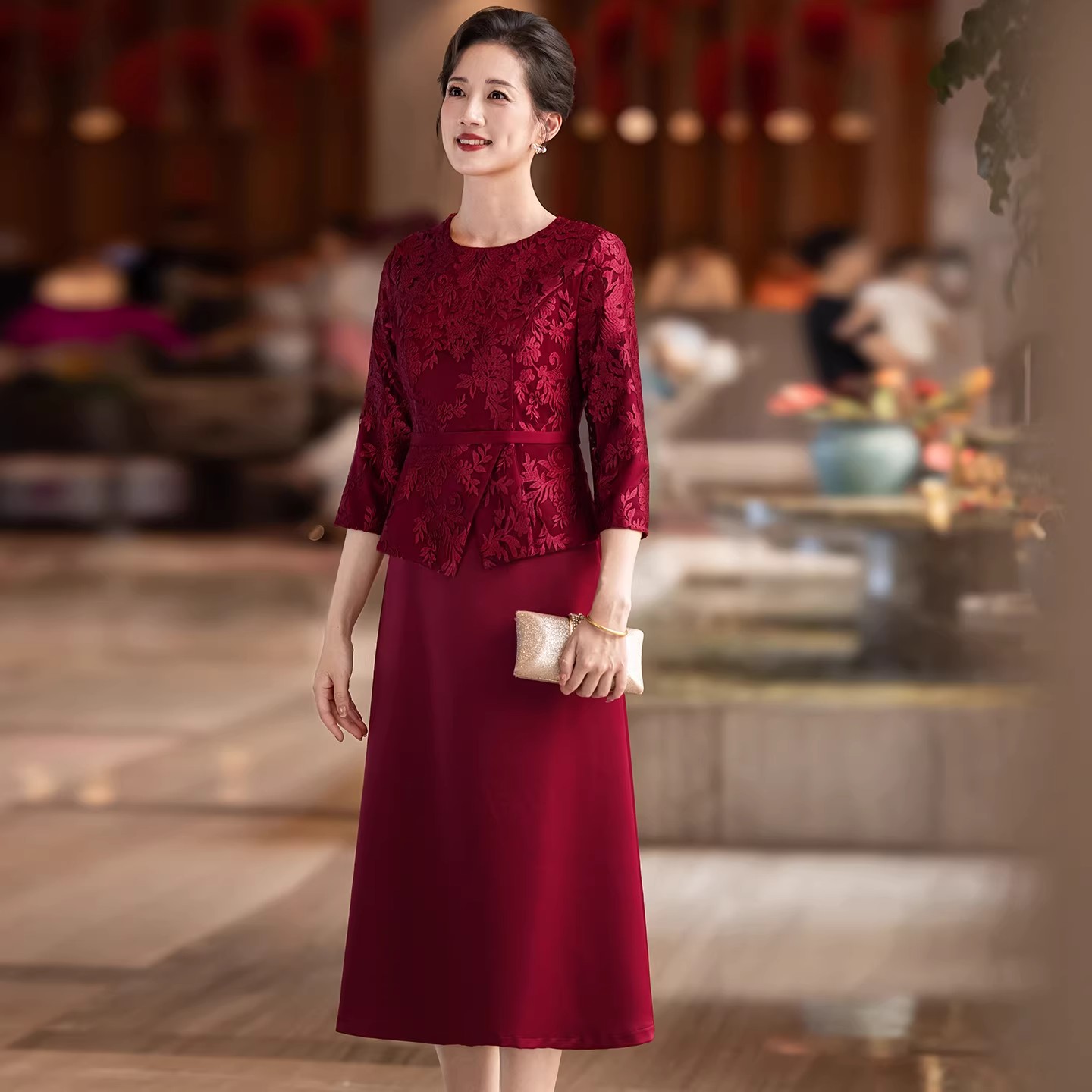 优雅酒红七分袖假两件妈妈礼服