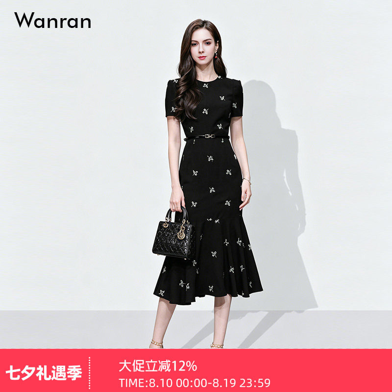 2026夏季新款淑女气质圆领短袖小黑裙收腰显瘦荷叶边绣花连衣裙女