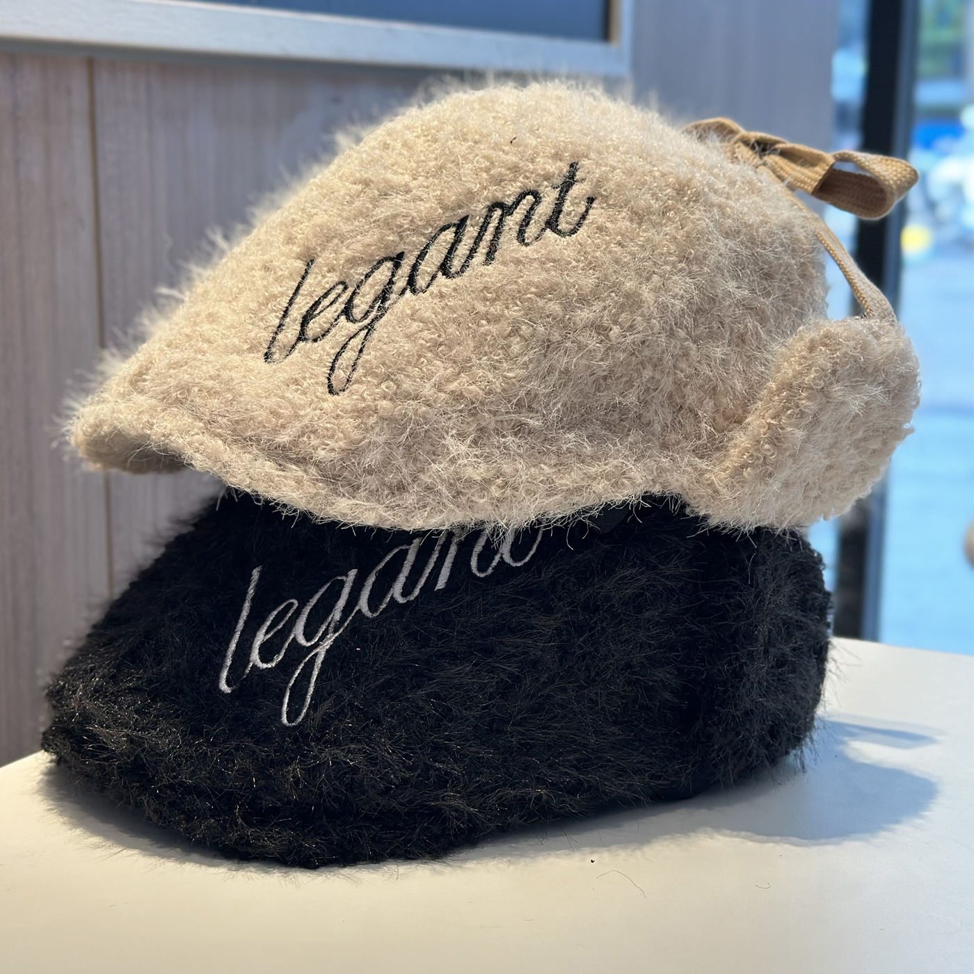 2025新款个性设计刺绣字母前进帽子女秋冬保暖护耳绑带多种戴法