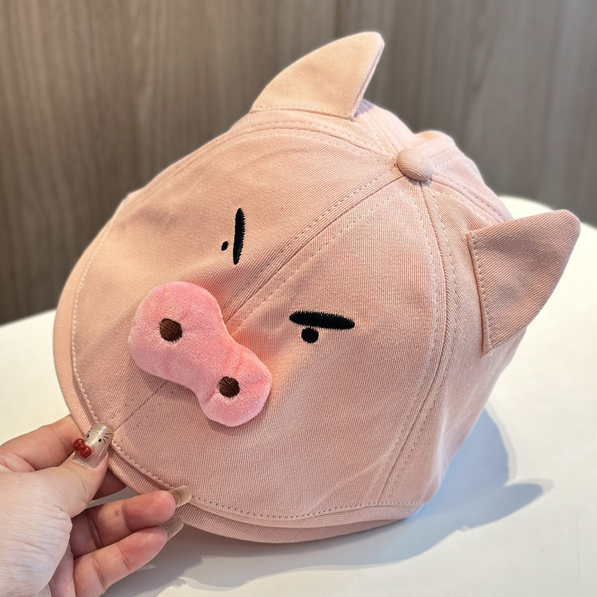 可爱肥嘟嘟粉色小猪短檐鸭舌帽