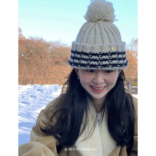 2023秋冬新款韩国小众条纹毛球针织帽女加厚保暖大头围护耳毛线帽