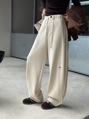 松紧腰抽绳束脚宽松阔腿弯刀卫裤