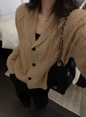 韩货2025冬季新款菱型麻花V翻领羊毛针织开衫女加厚毛衣短外套