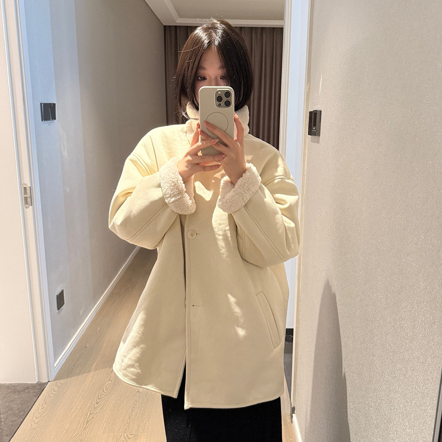 2025冬季款温柔翻领皮毛一体外套
