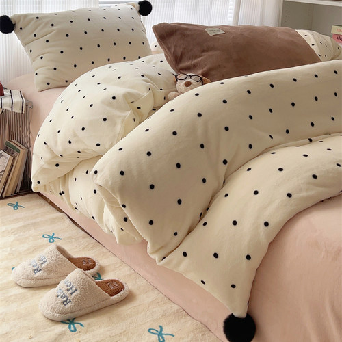 波点毛球牛奶绒米白床上四件套