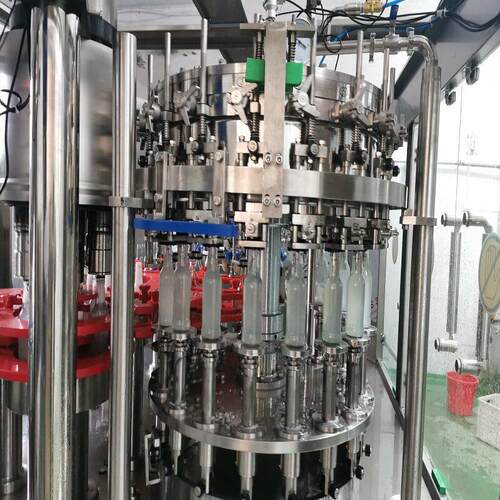 全自动酸饮料机械设备汽水汽酒苏打气碳水饮泡料灌758装生产酒线