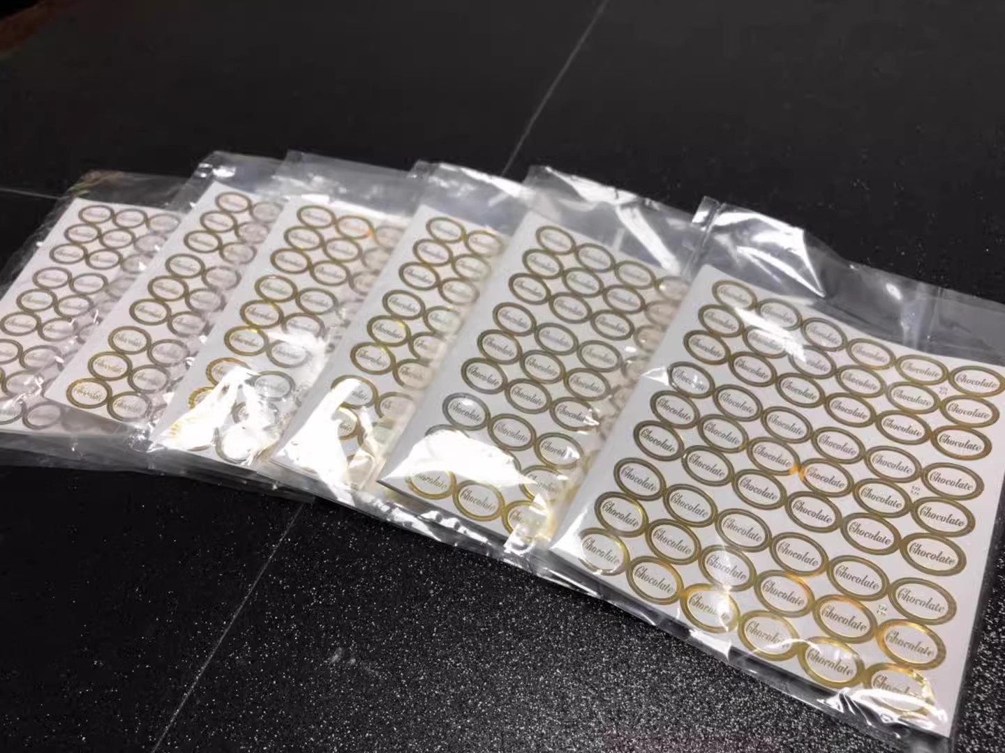 一张72贴金莎贴纸巧克力费列罗不干胶食品标签烫金雪媚娘烘焙圆贴,个性定制/设计服务/DIY,不干胶/标签,淘宝优惠券,粉丝福利购,淘宝优惠卷