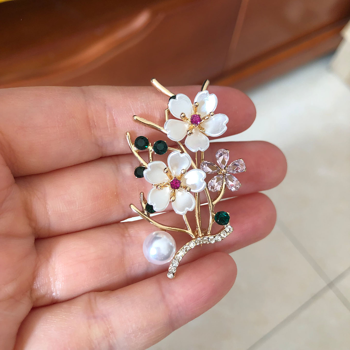 甜美时尚款气质仿珍珠桃花造型别针胸针