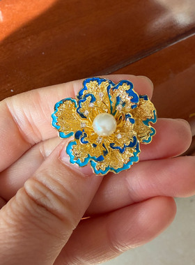 复古中式立体感花朵造型天然淡水珍珠别针胸针
