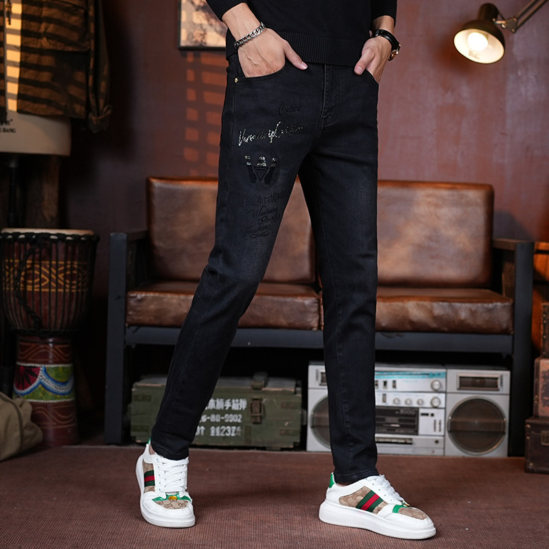 2025年秋冬季新款男士牛仔裤植绒烫钻黑色弹力小脚韩版休闲裤子男