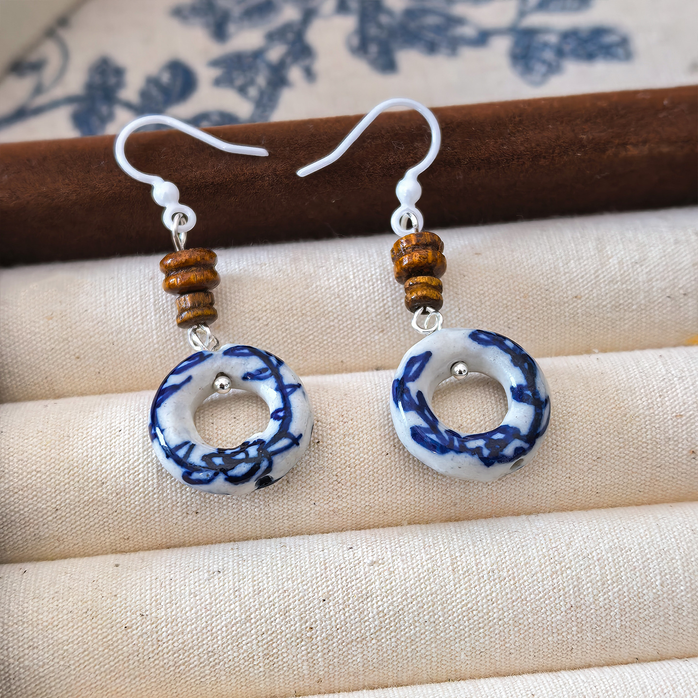 新中式国风青花瓷耳环女小众设计感高级气质生物瓷耳钉防过敏耳饰