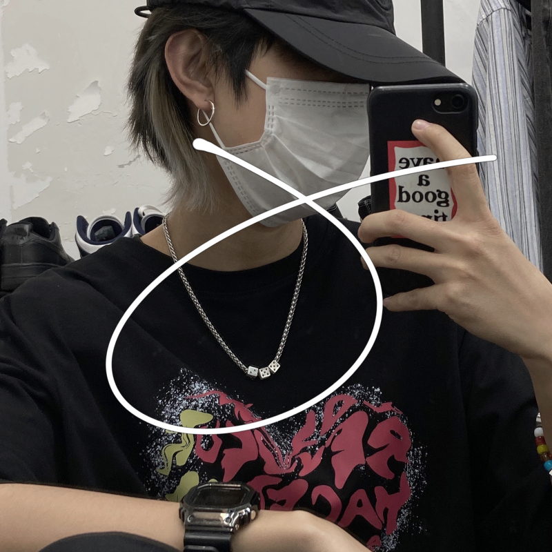No reduction in special price! South Korea ins same personalized versatile dice Necklace hip hop bungee decoration chain for men and women