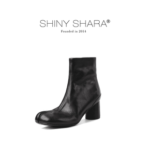 Shiny Shara/诗莎2025新款复古水洗马皮短靴女粗跟气质法式分趾靴