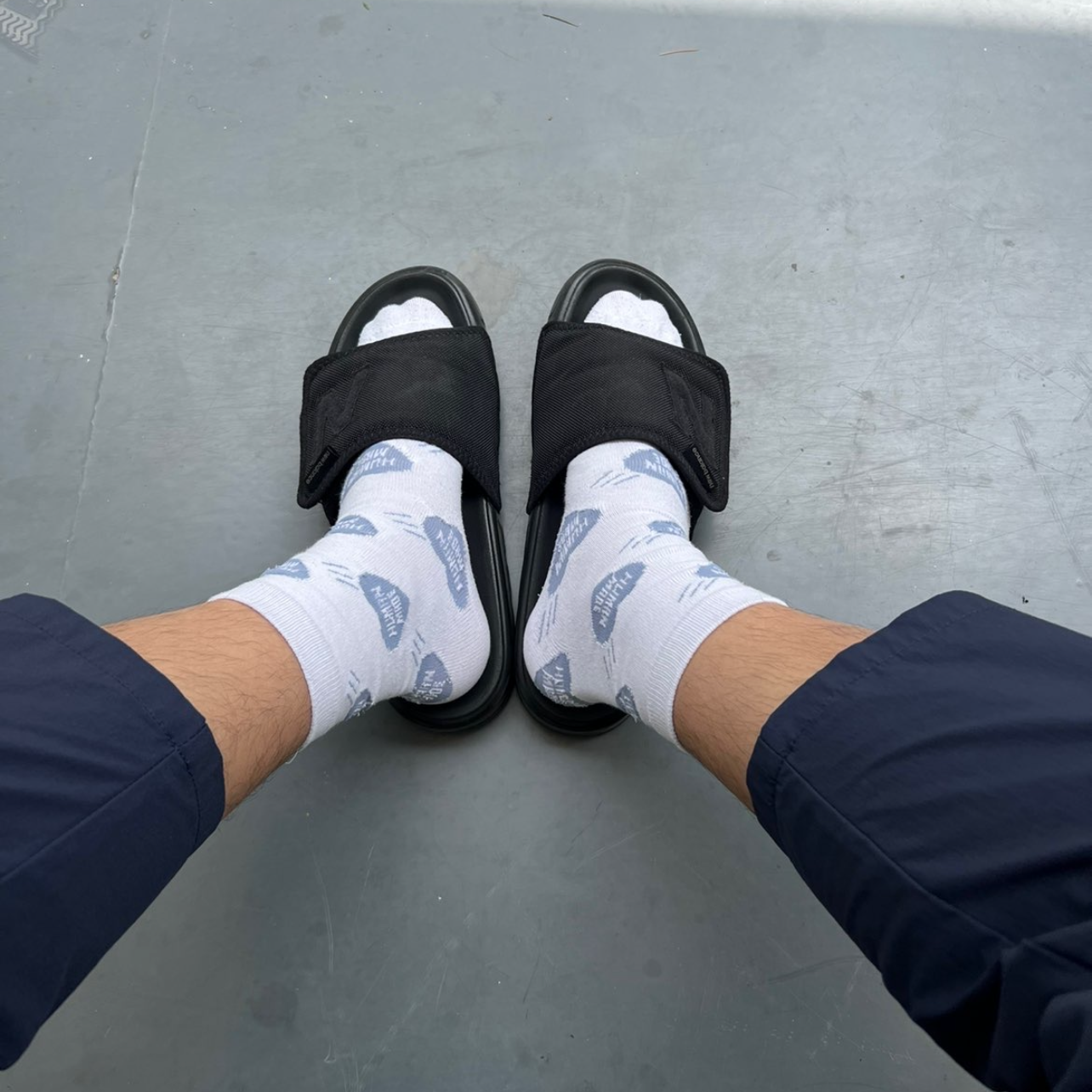 清仓NEW BALANCE NB拖鞋 全黑休闲沙滩拖鞋情侣款男女SD2152CBB