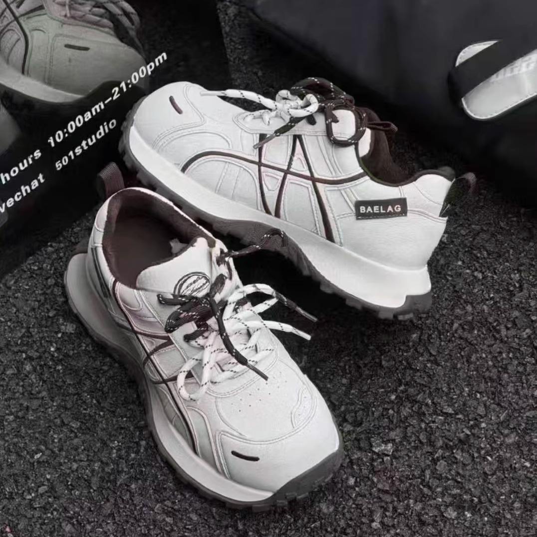 老爹鞋轻便女新款冬季百搭厚底防滑爆款时尚设计感小众显脚小加绒