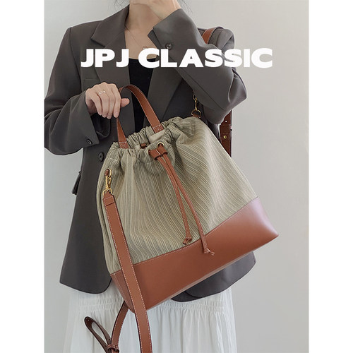 jpj旅游双肩包大容量水桶包