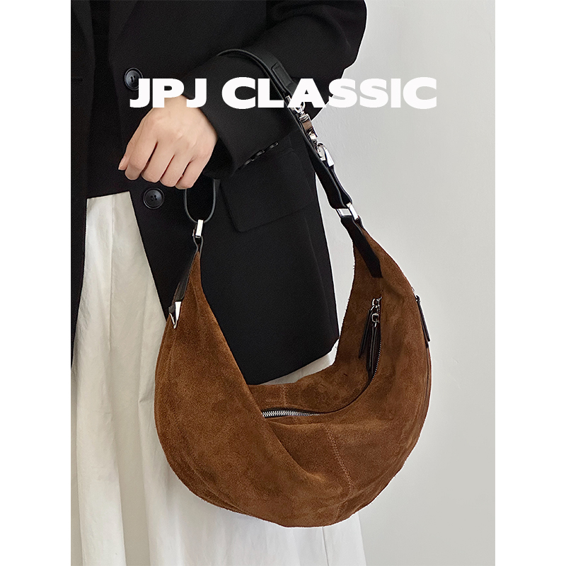 牛角包女单肩斜挎慵懒风马鞍包