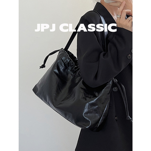 jpjclassic牛皮褶皱包女单肩小众设计腋下包通勤包慵懒风大包包