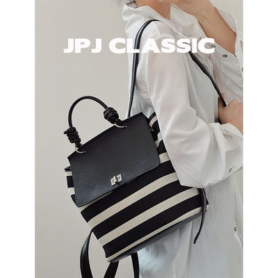 撞色双肩包百搭休闲背包