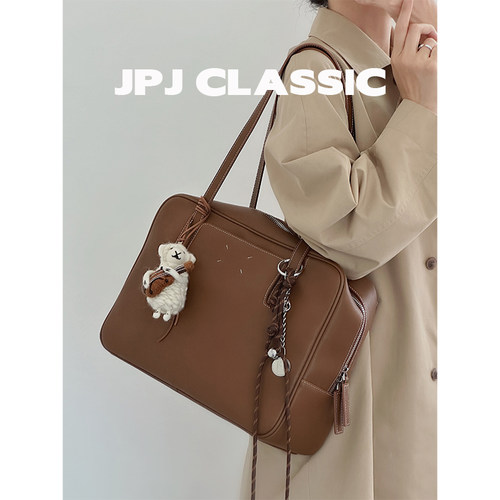 jpjclassic牛皮邮差包女单肩腋下包波士顿通勤包保龄球包
