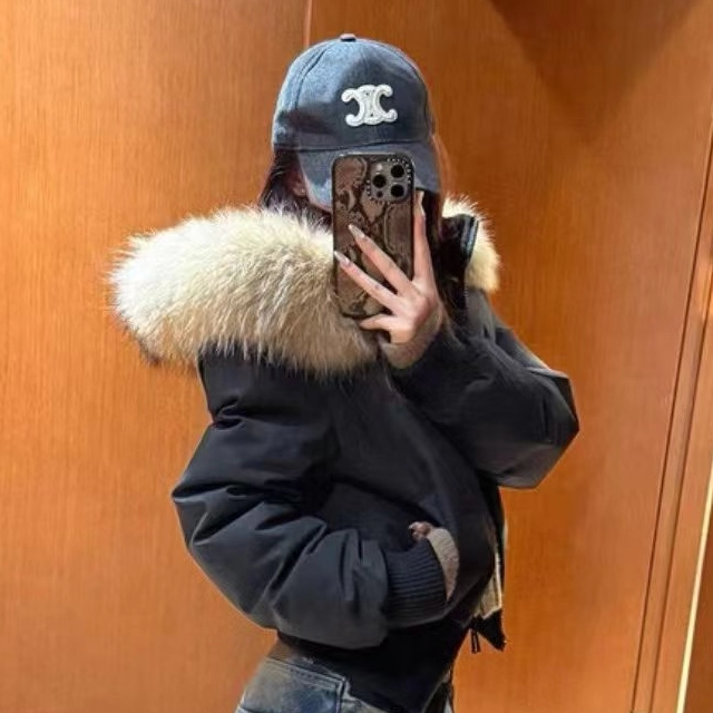 90新国标大毛领短款羽绒服