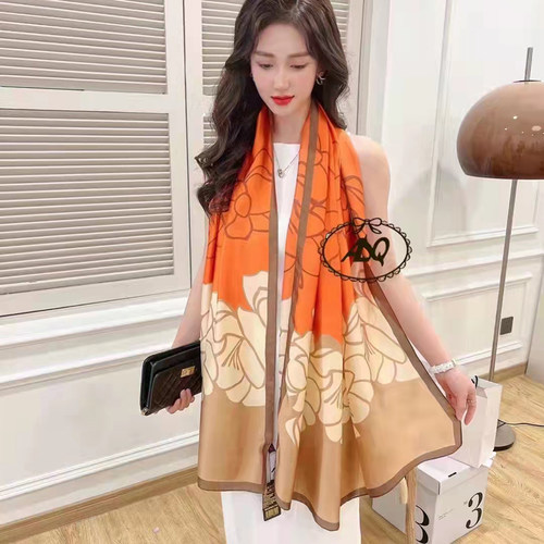 时尚洋气妈妈款桑蚕丝女丝巾