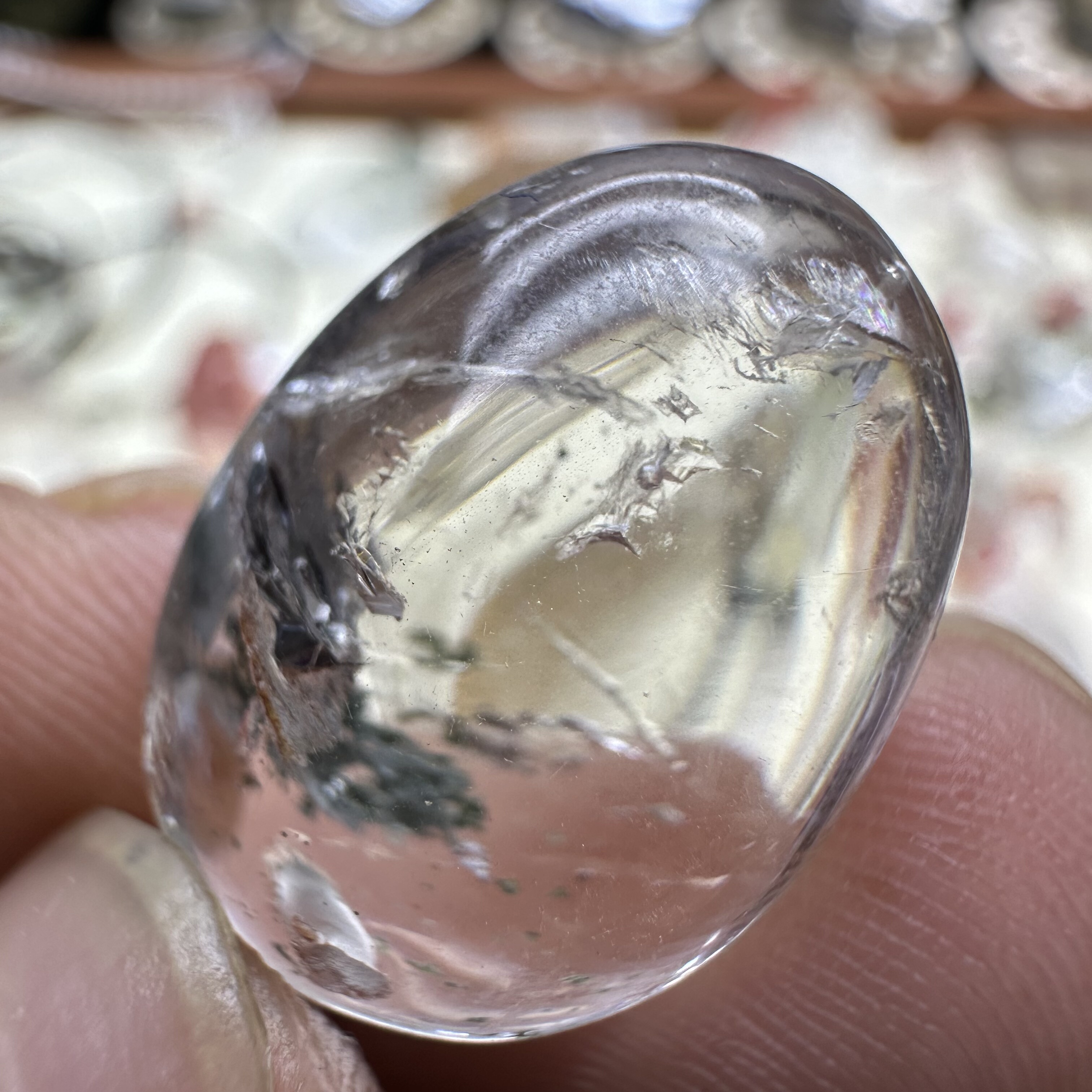 入门级水胆水晶天然白水晶包裹体绿幽灵共生流动的水胆吊坠裸石