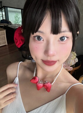 三颗一口草莓项链女珍珠甜美可爱夸张独特个性小众设计锁骨链轻奢