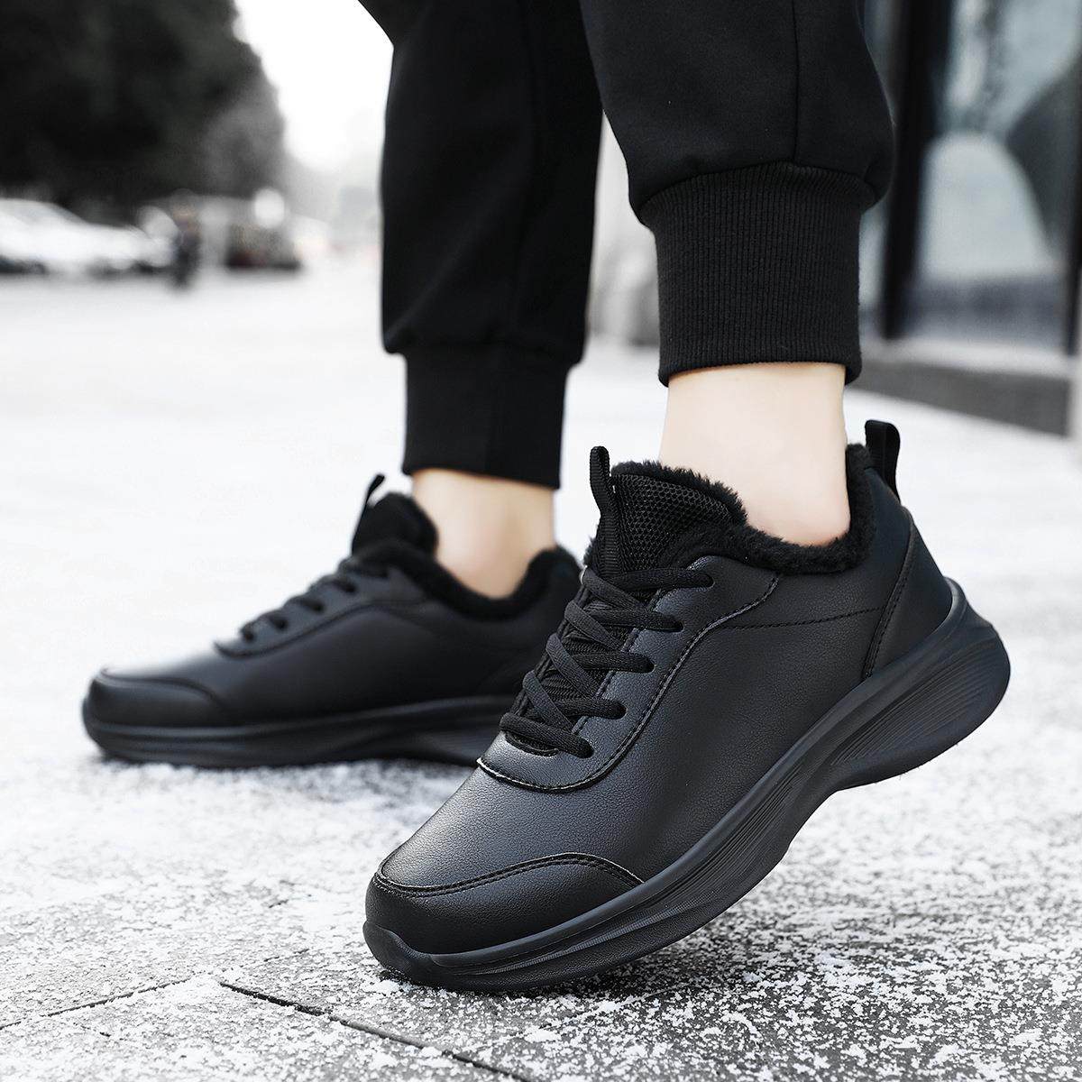 和诚鞋业轻便女鞋冬季加绒保暖棉鞋二棉防滑跑步鞋平底全黑色运动