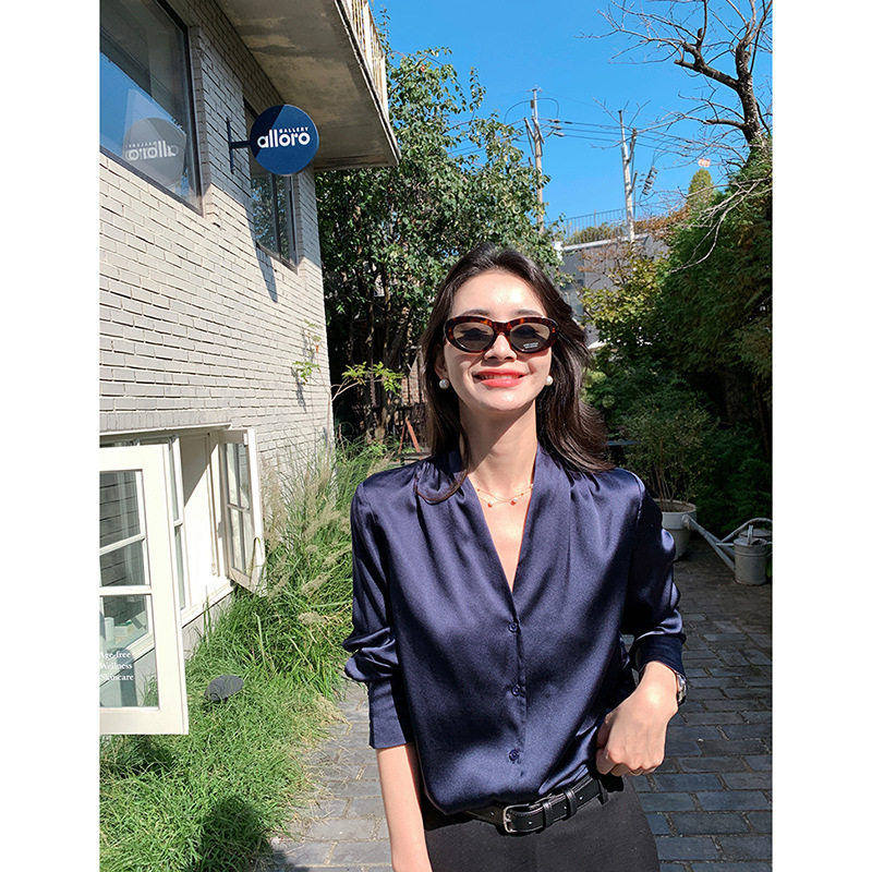 通勤V领长袖衬衫女2025春夏新款法式设计感休闲百搭职业缎面上衣