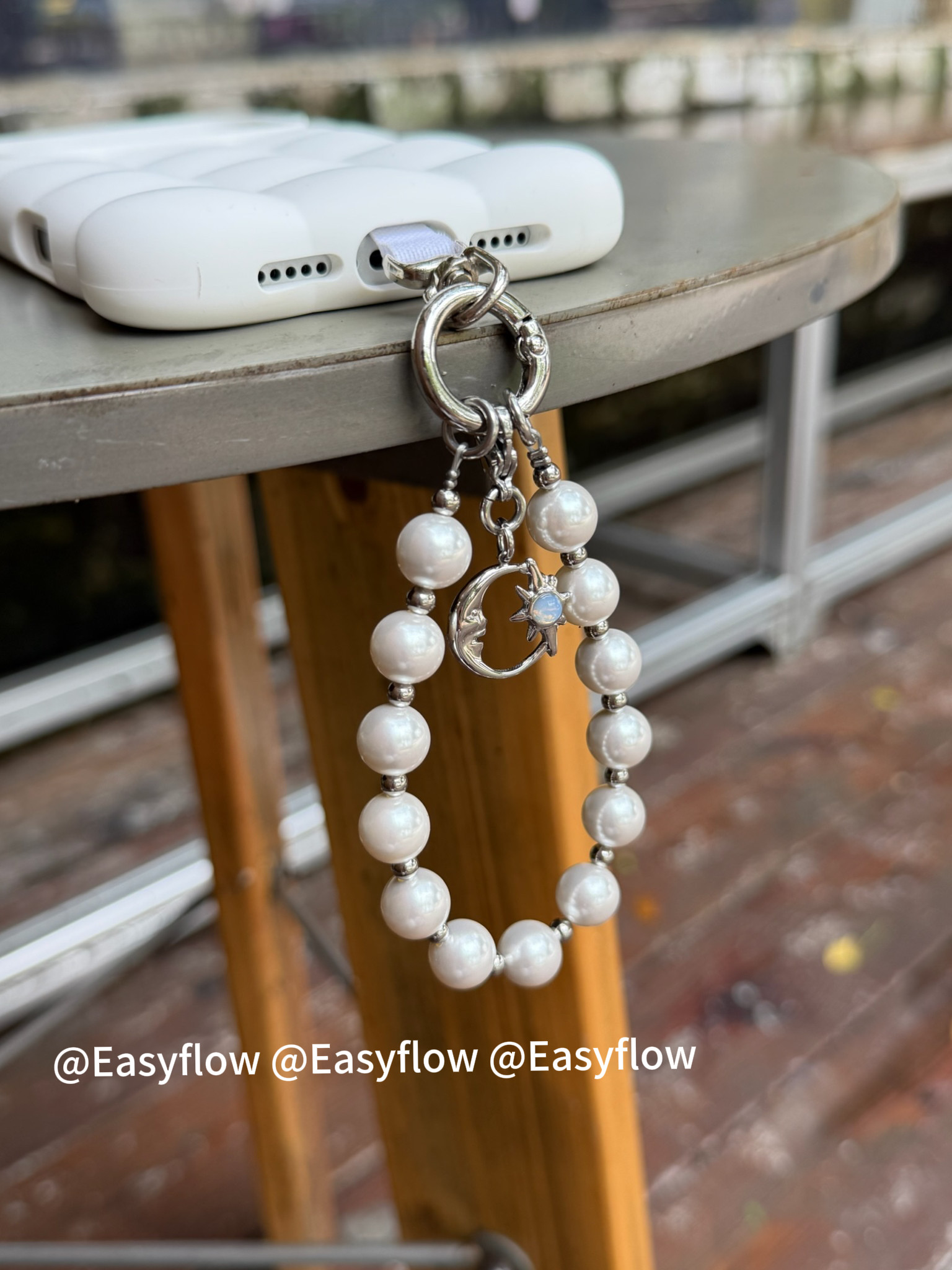 Easyflow|拥抱月亮 高亮珍珠钛钢月亮手机链手机挂绳