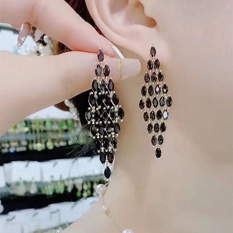 2025年新款潮气质百搭复古水晶耳环女925纯银针个性长款菱形耳坠