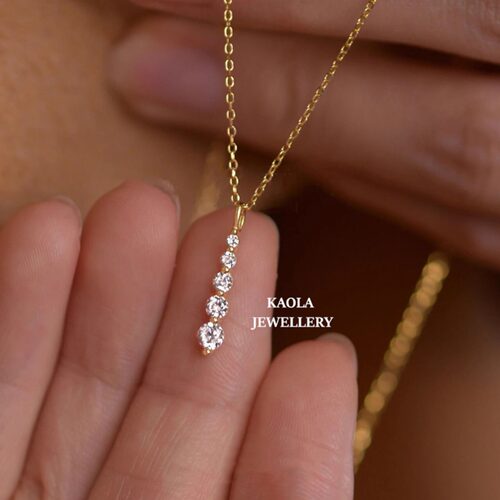 一字排钻流苏项链五颗钻石