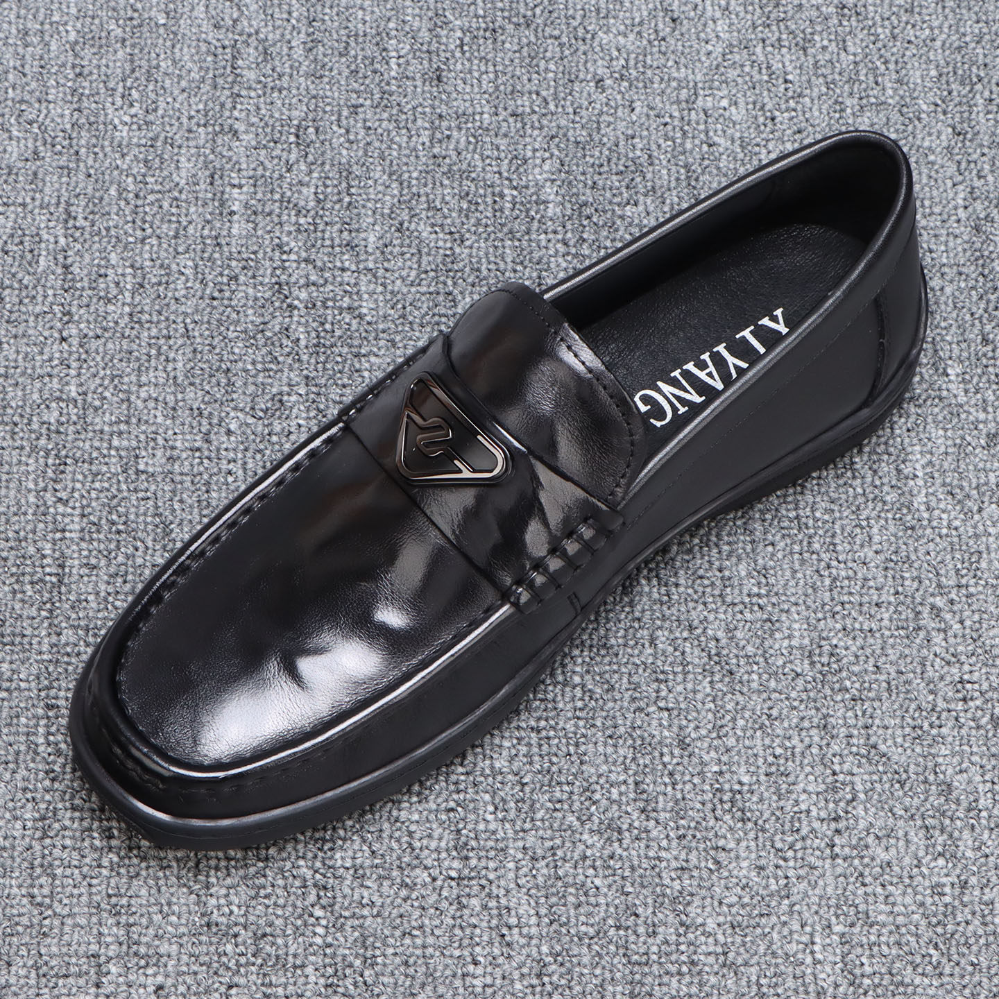 纯皮豆豆鞋男款秋季2026新款头层牛皮男鞋软底时尚黑色休闲皮鞋男