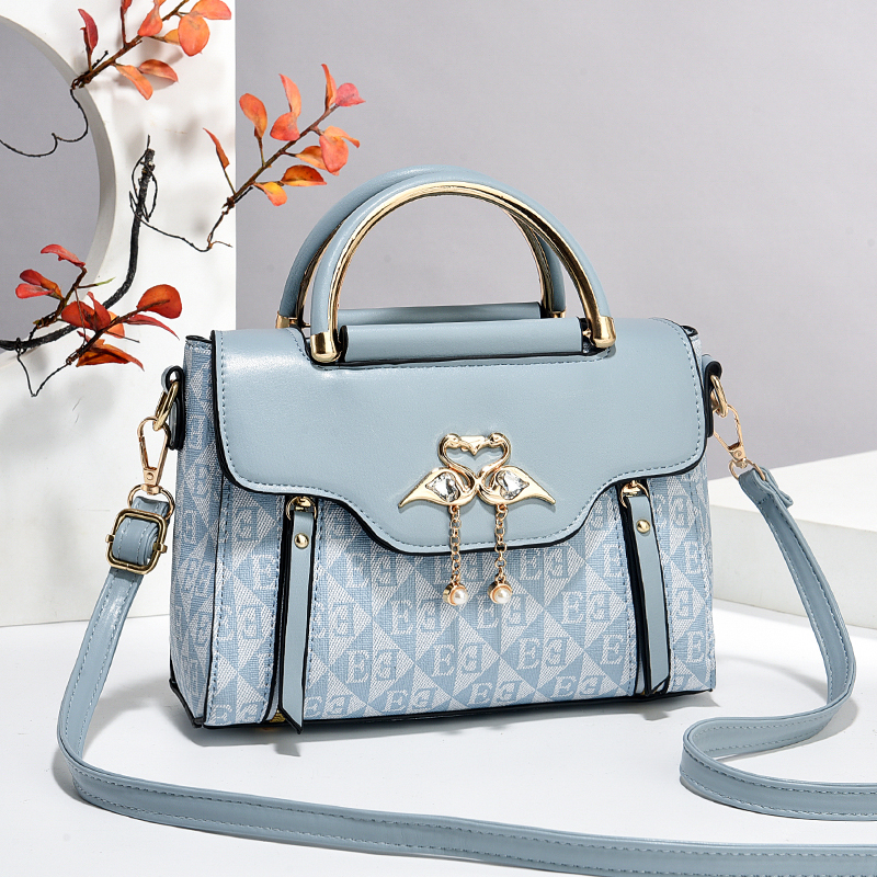 狮岭包包2025原产地工厂店新款白沟女软皮手提高级感斜挎包小方包