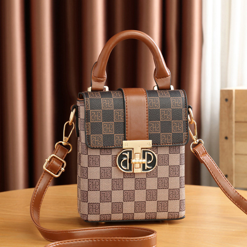 卡丹路城市生活官方旗舰店迪桑娜女包2024新款时尚百搭锁扣手机包