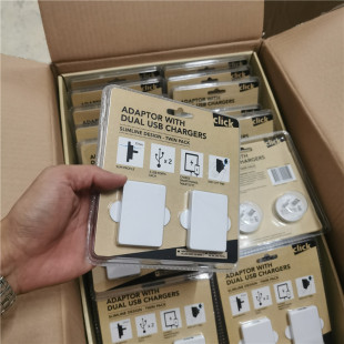 2个头共4个口卖外贸出口5V3.4a双多口充电器小米通用旅行充电头