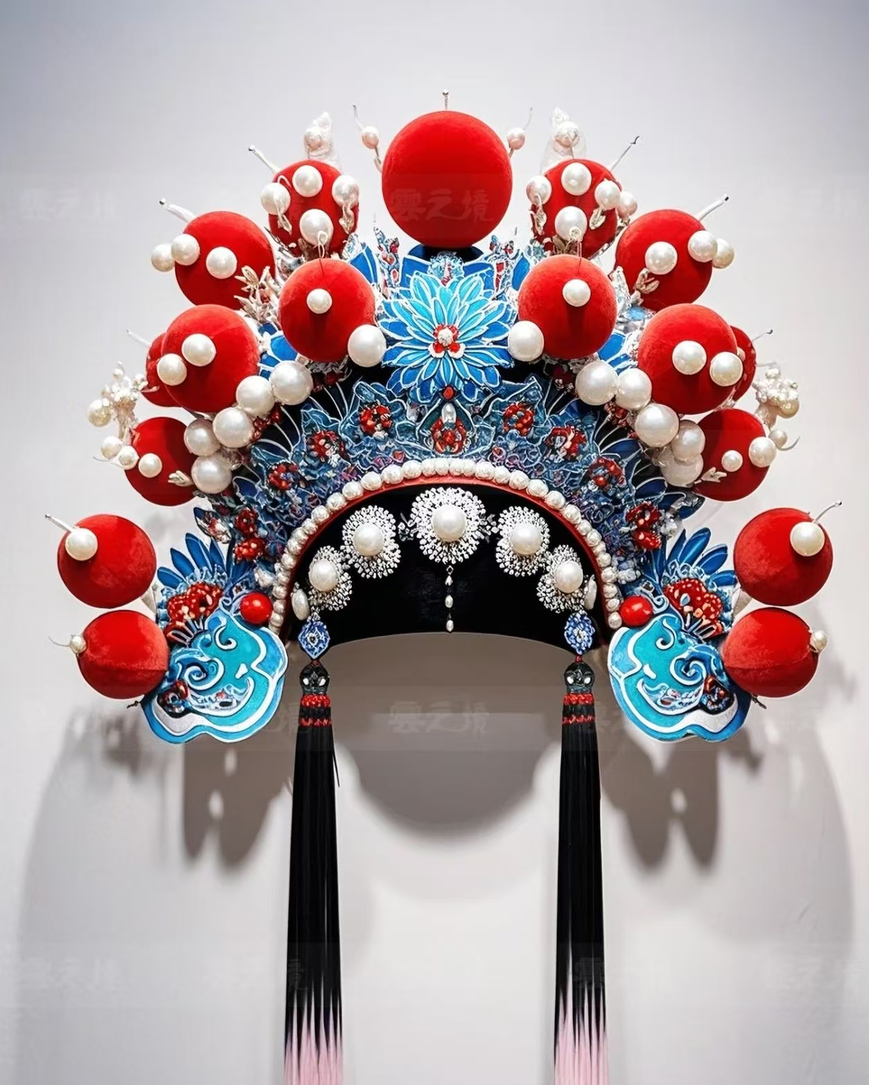 凤冠头饰美陈装置网红巨型凤冠门头 打卡拍照国潮凤冠门头标识