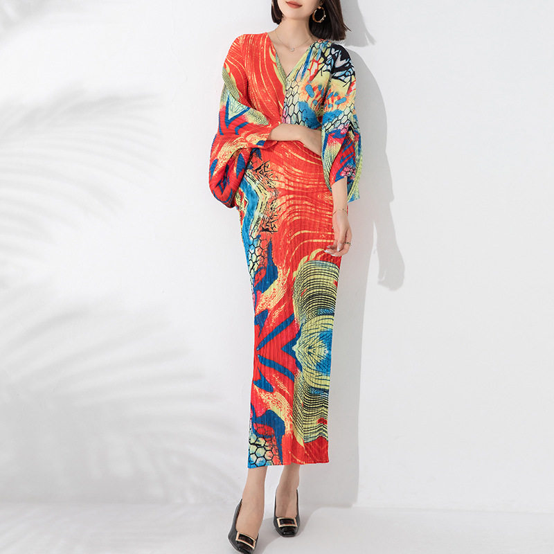 褶皱气质时尚褶皱连衣裙女新款欧美高端蝙蝠袖印花V字领宽松