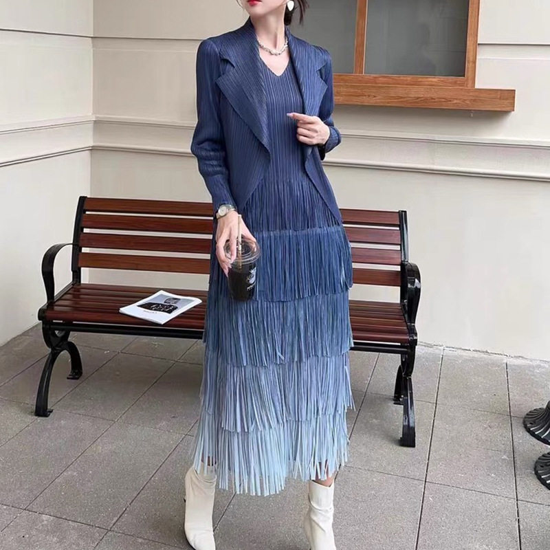 褶皱独特套装裙西装外套女春秋高级感名媛风套装渐变流苏裙褶
