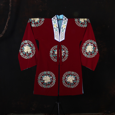 京剧穆桂英挂帅捧印对披紫红女帔