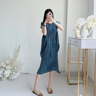 蓝蓝秋季海带裙新款不规则压褶连衣裙修身短袖折叠中长款裙子