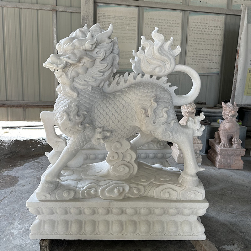 户外酒店门口汉白玉麒麟摆件 石雕貔貅 石象家门口摆放大理石麒麟