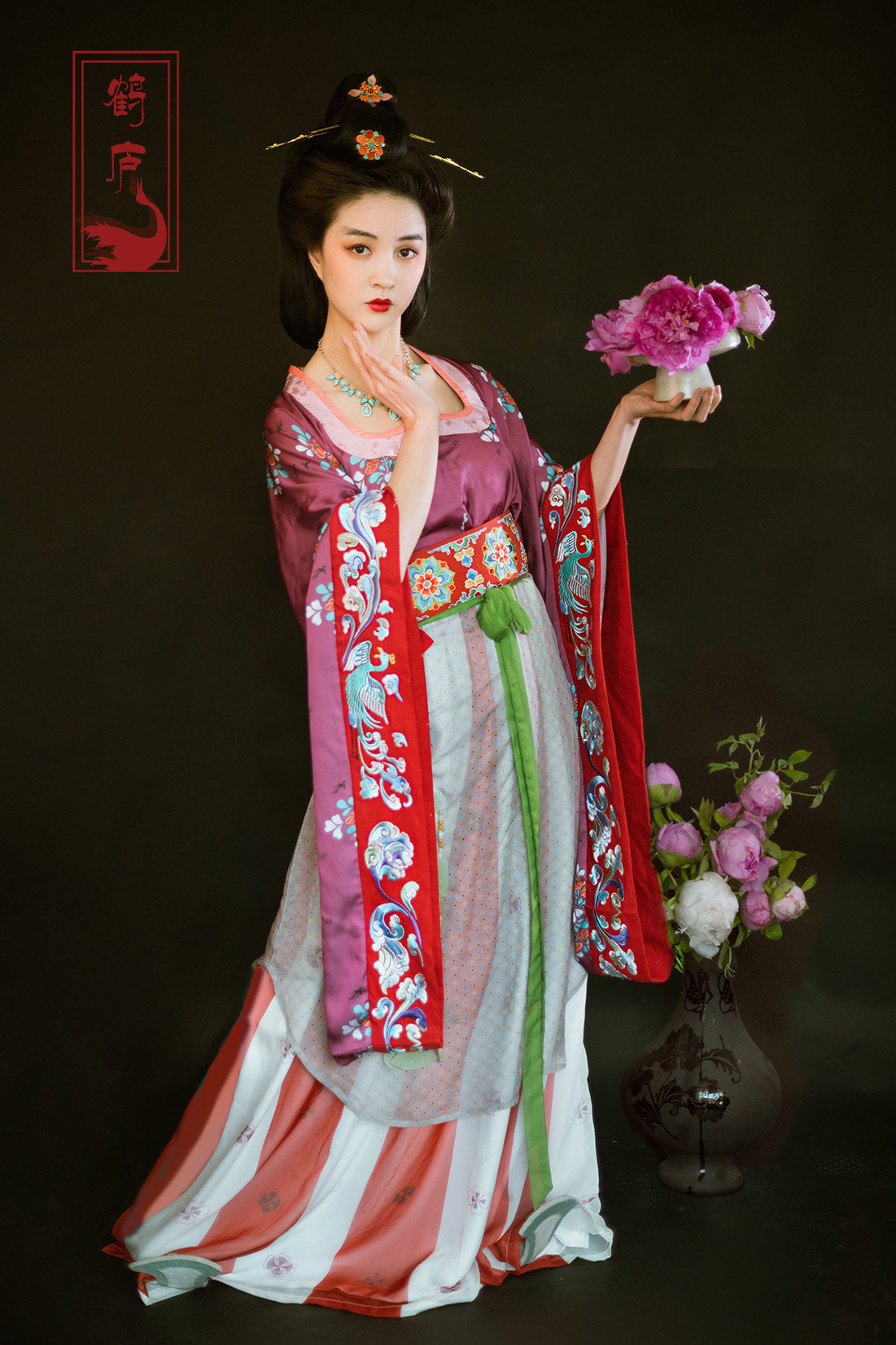 【鹤庐】汉服——唐懿德太子墓女官坦领复原款——【重照】