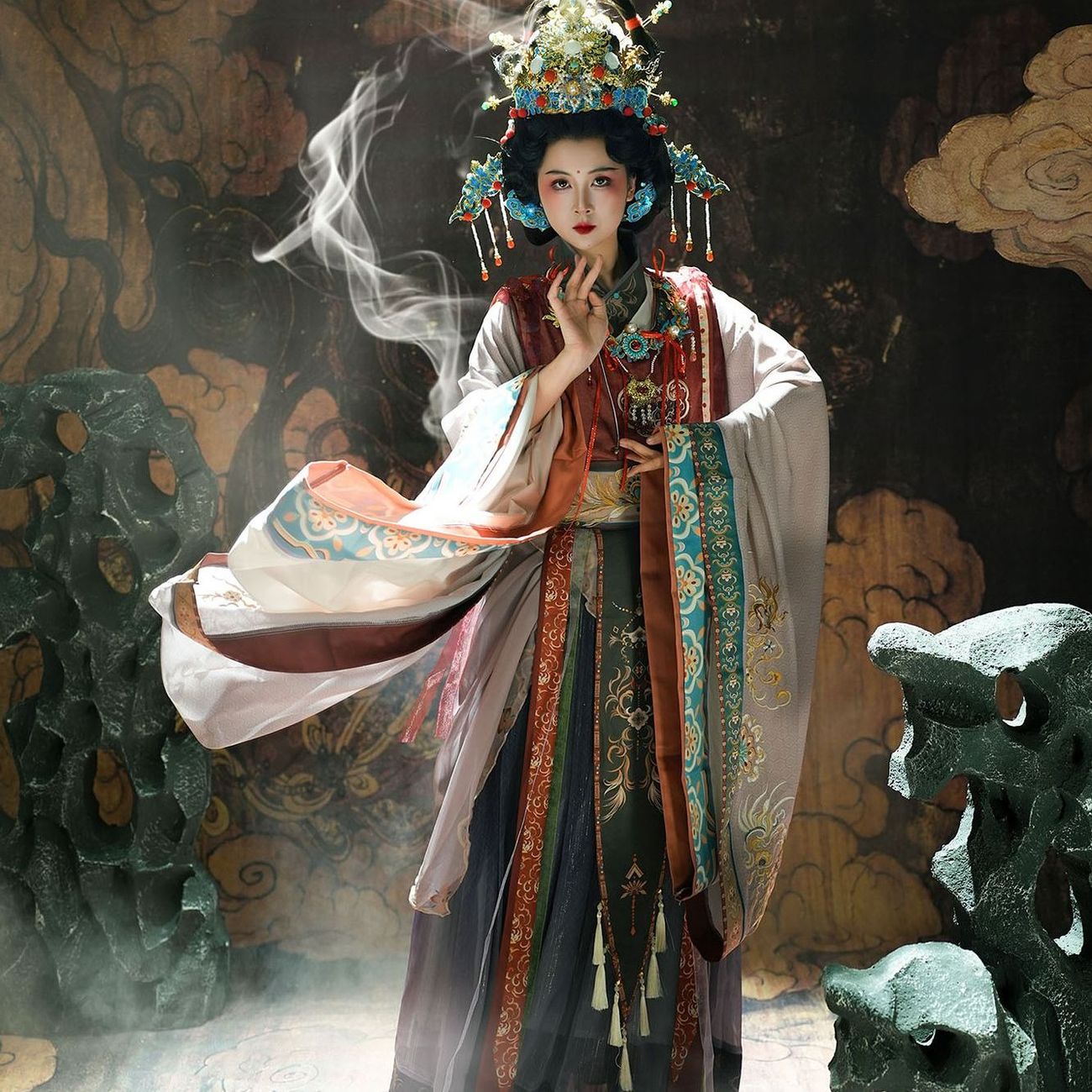 原创复原刺绣齐腰汉服半身裙图片