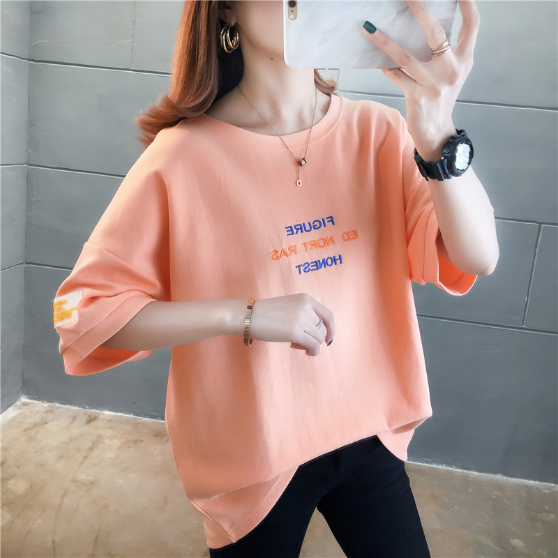 Real shooting 200kg, wearing large size loose and fat mm summer dress, curled sleeve embroidered letter top, short sleeve T-shirt girl