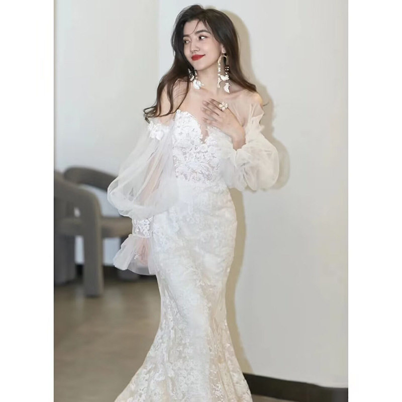 蕾丝鱼尾轻婚纱法式复古森系草坪婚礼抹胸出门纱新娘结婚礼服女