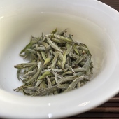 即将售罄 福鼎白茶2025年湖林日晒炭焙明前特级白毫银针散茶