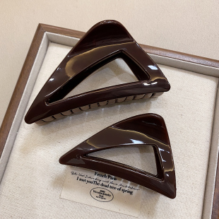 三角抓夹女高级感2025新款 后脑勺发夹中大号发量多鲨鱼夹高端发饰