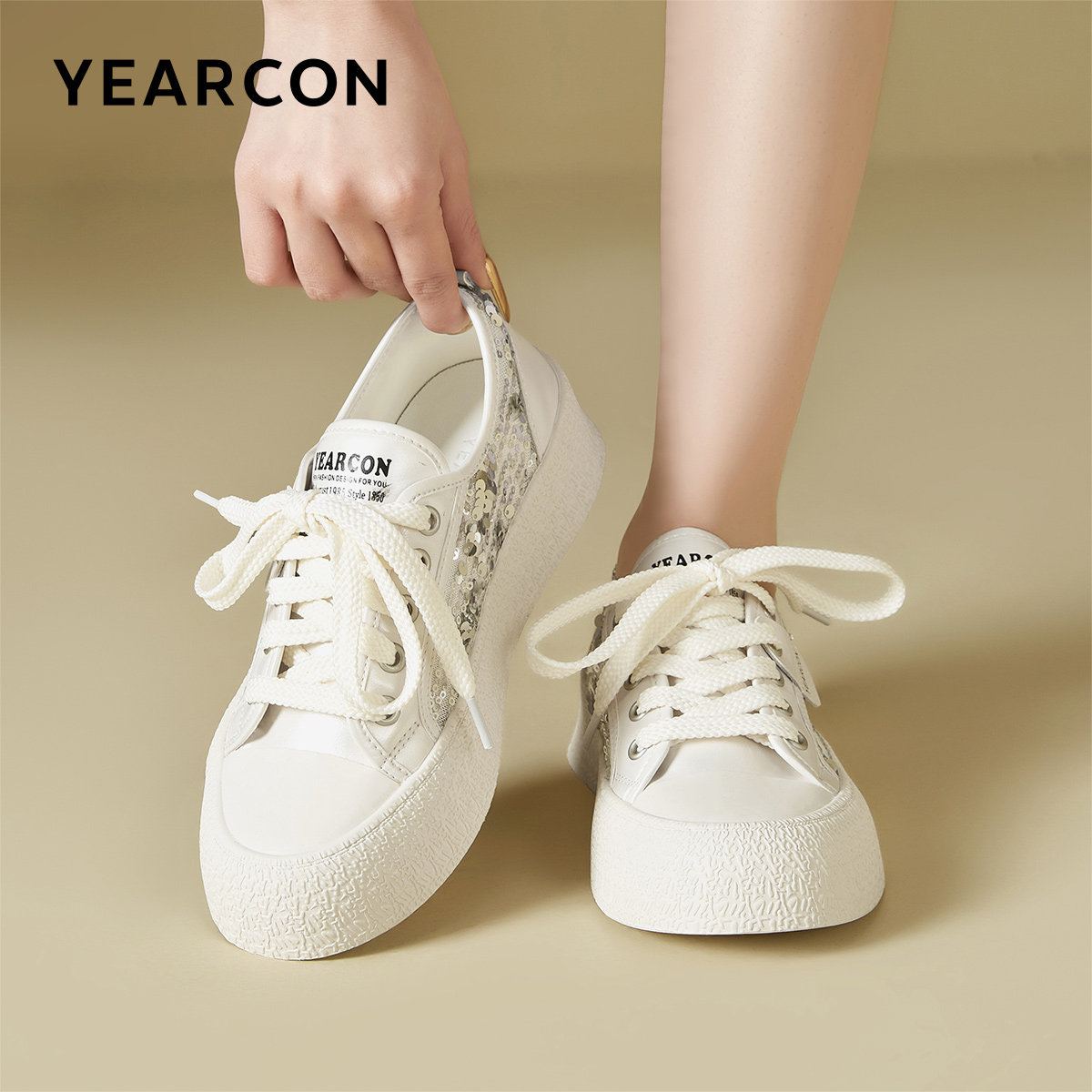 意尔康女鞋2025新款板鞋厚底小白鞋女士单鞋时尚潮流百搭皮鞋